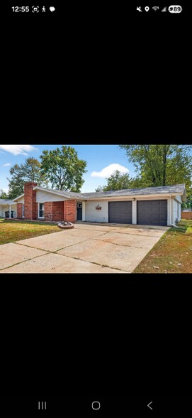 Building Photo - 4 Primrose Ln