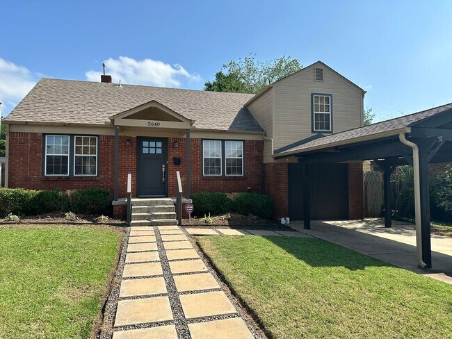 Primary Photo - For Rent: Updated 3 Bed, 1.5 Bath Split-Le...