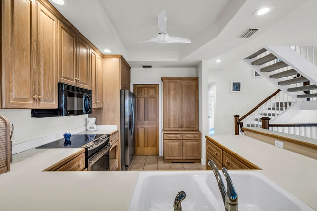 Building Photo - 7 Seawatch Dr