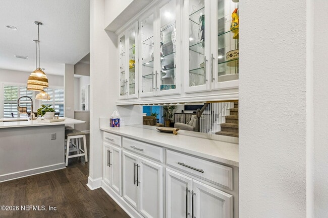 Building Photo - 209 Manor Ln