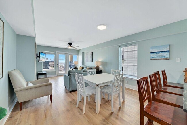 Building Photo - 409 E Beach Blvd