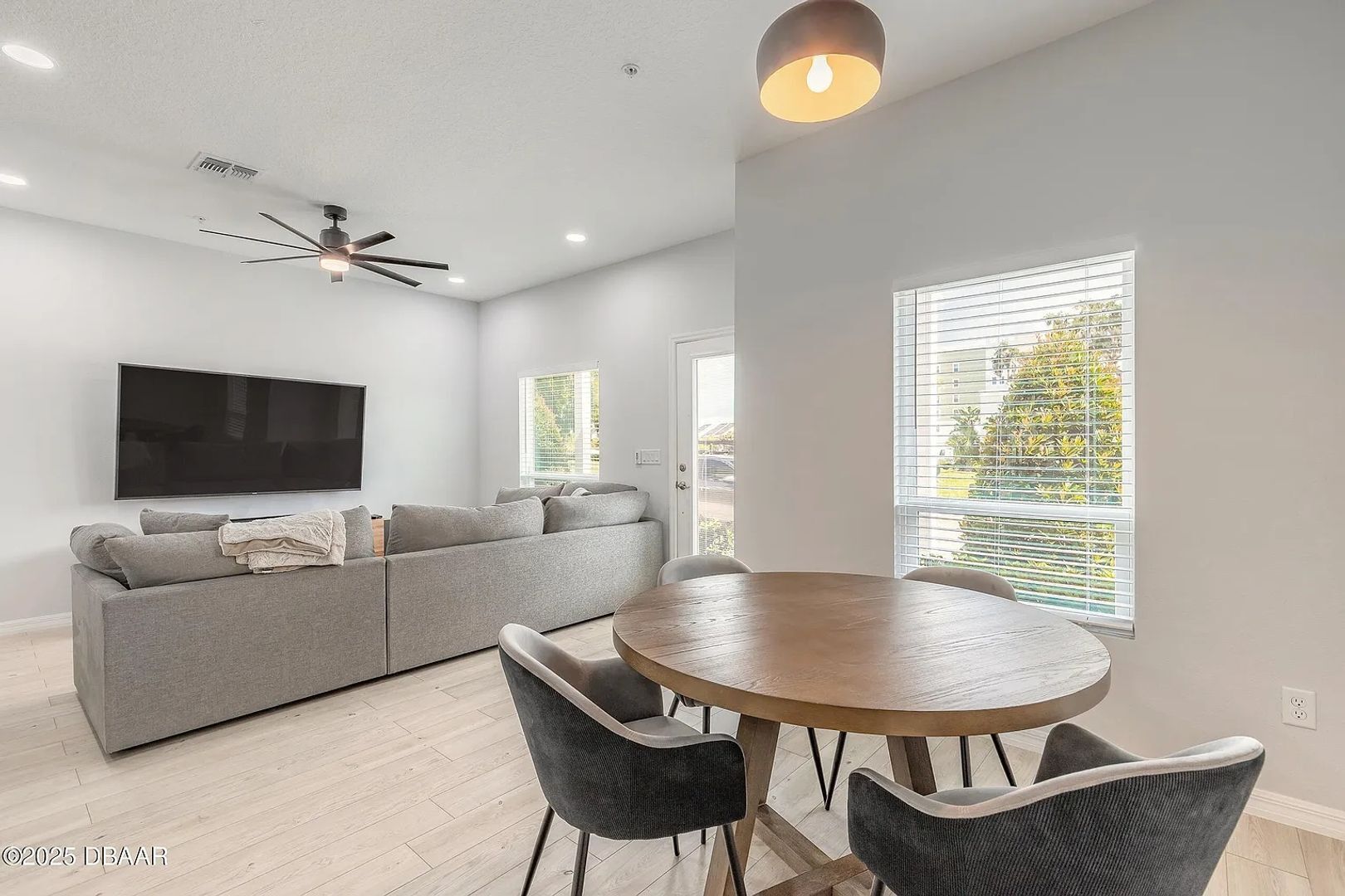 Building Photo - 143 W Fulton St