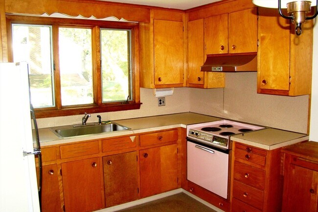 Building Photo - 36 Eustis Ave