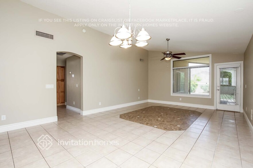 Building Photo - 14003 N 133rd Dr
