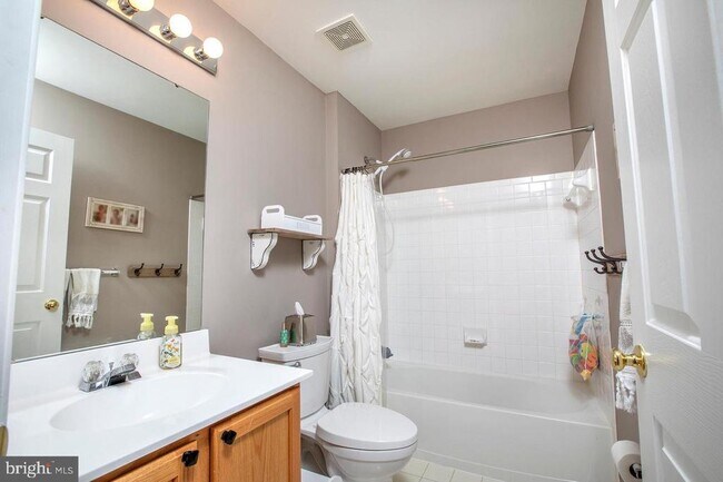 Building Photo - 1811 Adams Way