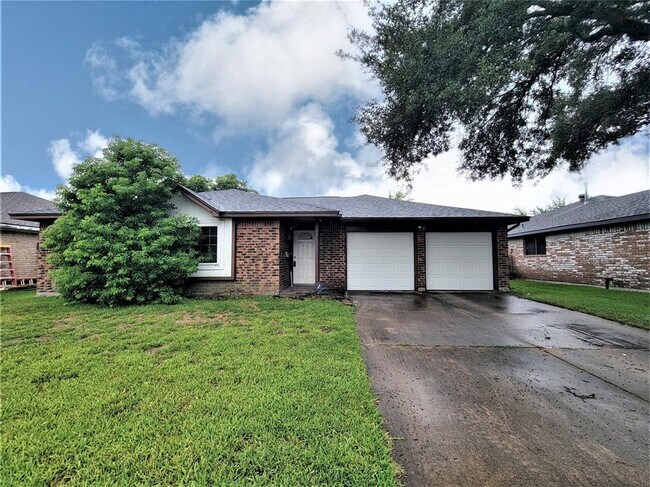 Primary Photo - 721 Academy Ln