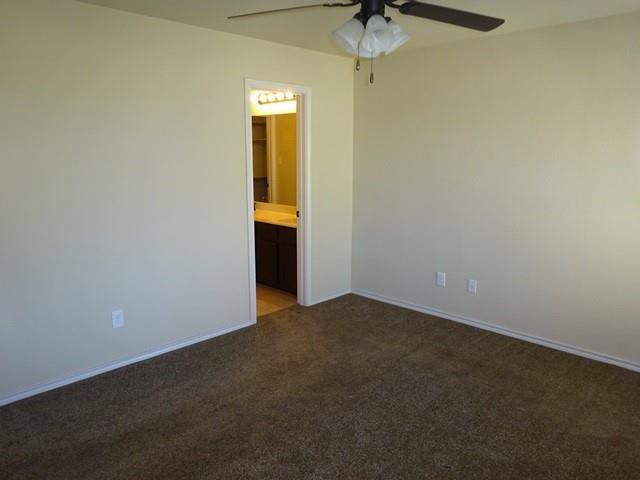 Building Photo - 160 Creekside Villa Dr