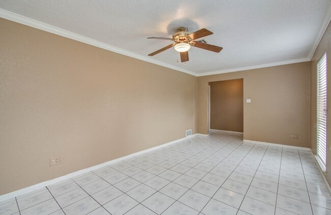 Building Photo - 2508 Grape Ln