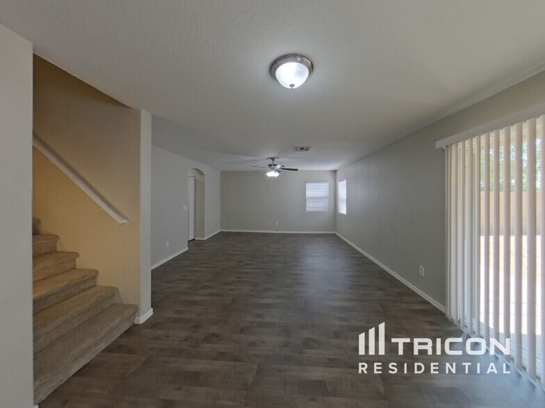 Building Photo - 4102 S 62nd Ln