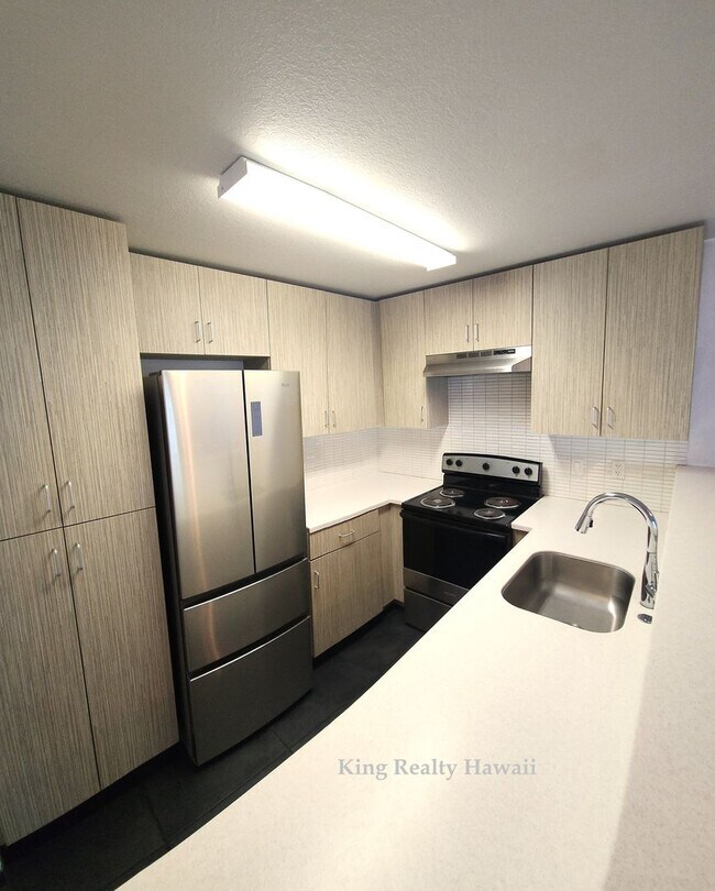 Building Photo - ** VERY CLEAN & RECENTLY UPGRADED 2 br / 1 ba / 2 prkg. A Must See!!**