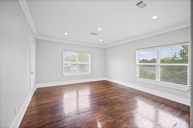 Building Photo - 12430 Pecan Ct