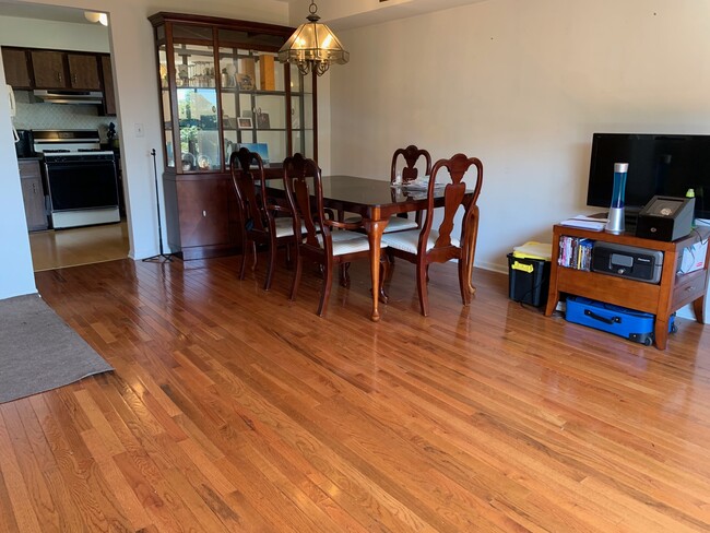 Building Photo - 7320 Lake St