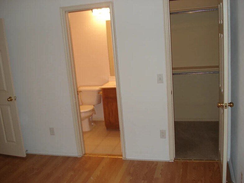 Building Photo - 413 Pinehurst drive