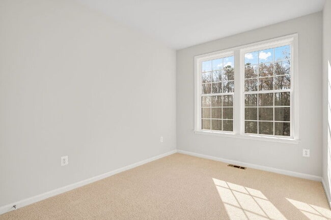 Building Photo - Be the First to Live Here! Brand-New 3BR Condo in Coalfield Station – Modern Living in the Heart ...