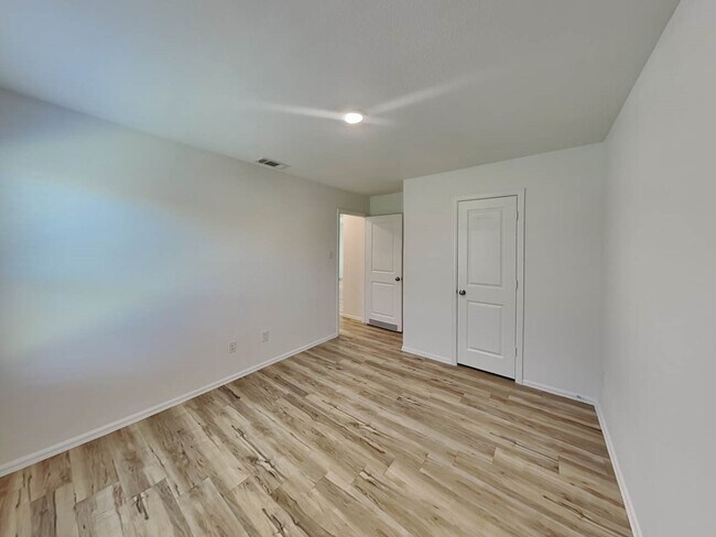 Building Photo - 22255 Stoney Ravine Dr