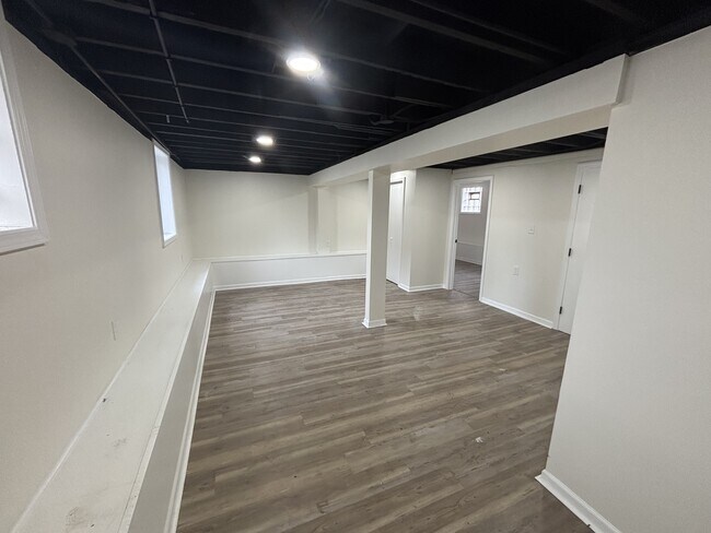 Building Photo - 1368 Waite St