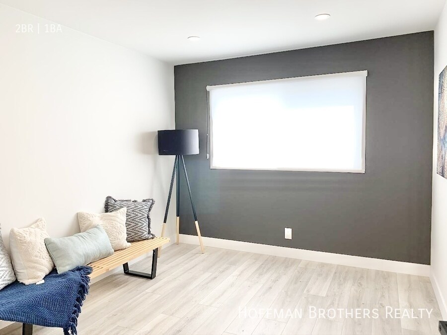 Building Photo - 8753 Langdon Ave