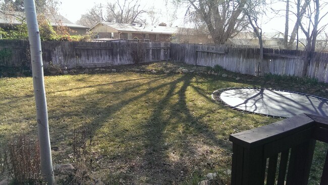 Building Photo - Spacious 4 Bedroom 3 Bath in Orem