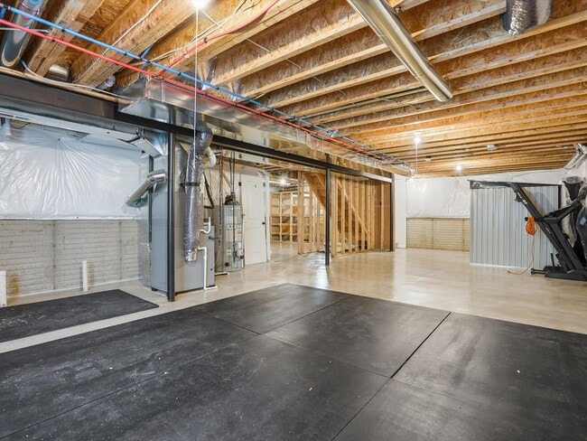 Building Photo - 6246 Hawthorne Ave