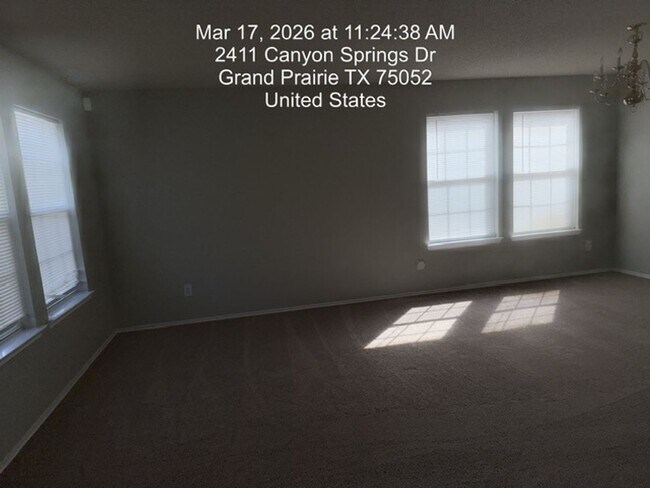 Building Photo - 2411 Canyon Springs Dr