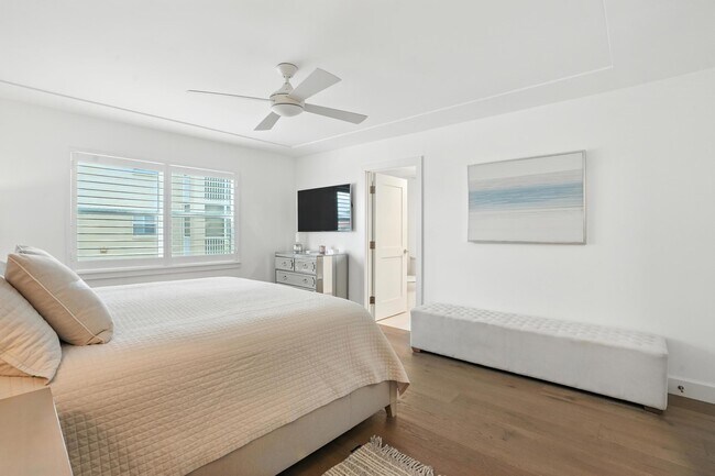 Building Photo - 9517 Gulf Shore Dr