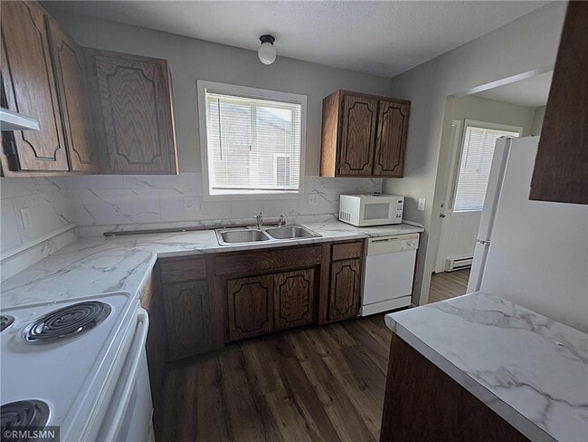 Building Photo - 333 Odanah Ave