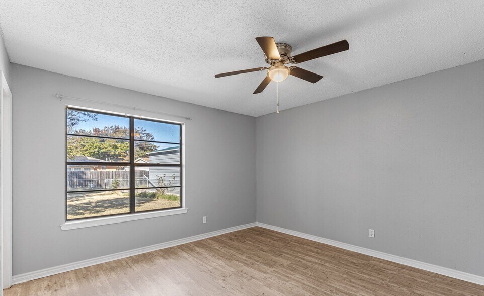 Building Photo - 216 Dirks Dr