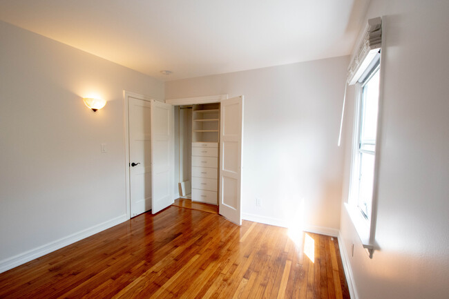 bedroom with big closet - 8940 Hubbard St