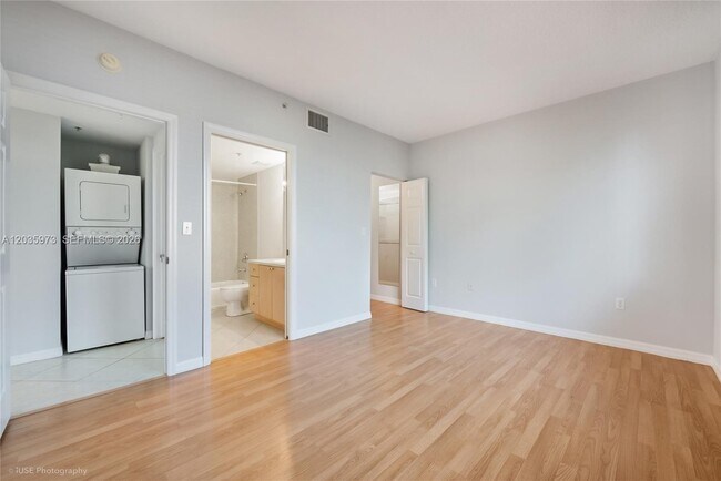 Building Photo - 2630 SW 28th St