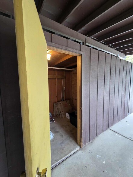 Building Photo - 3815 Orchard Ave