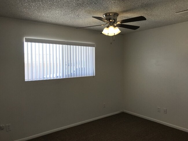 Building Photo - NEW LOWER PRICE!  Pet friendly home, move in ready!