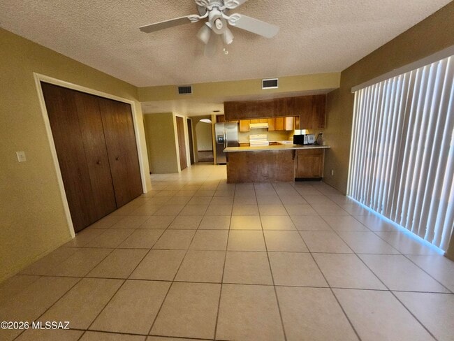 Building Photo - 4841 N Paseo Presidio