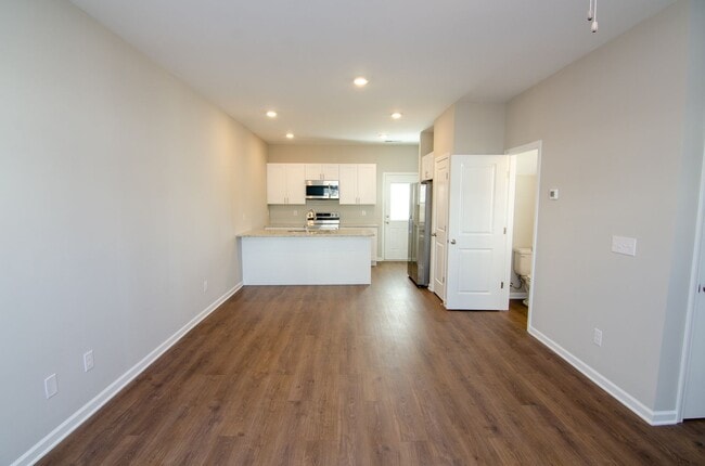 Building Photo - 337 Kristen Ct