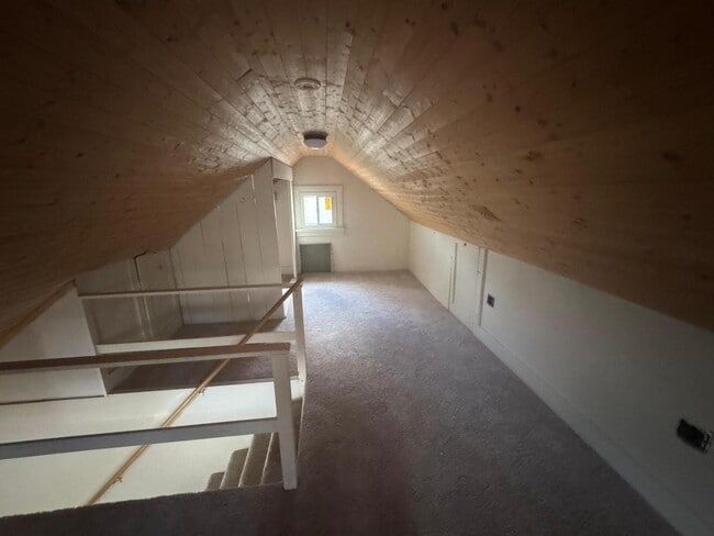 Building Photo - 309 S Lowell Ave