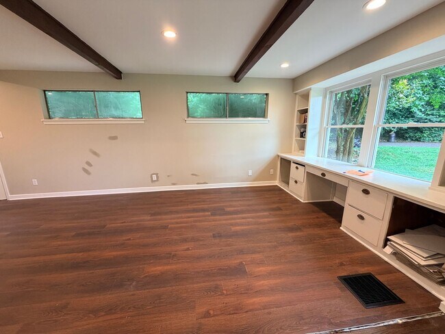 Building Photo - Fully Remodeled in the Heart of West Homewood - Welcome Home