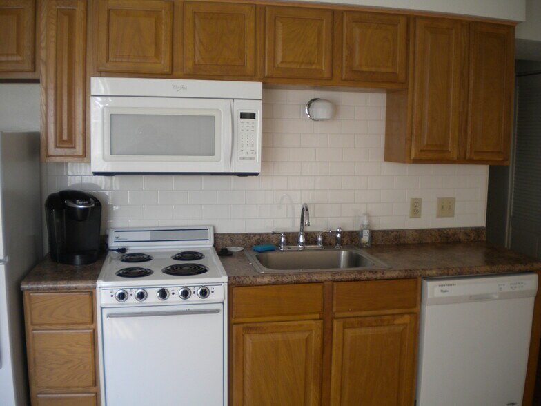 Building Photo - 12 Scenic Ct