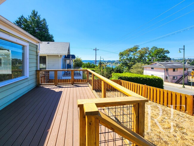 Building Photo - Classic Charmer with Water Views in the Heart of Manette