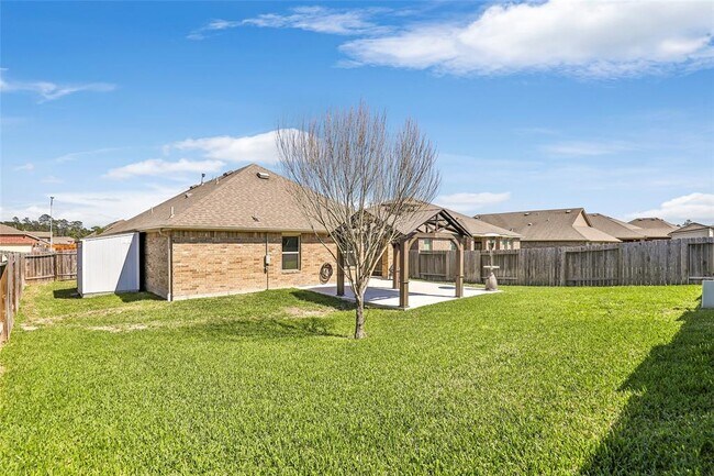 Building Photo - 18115 Van Berkel Ln