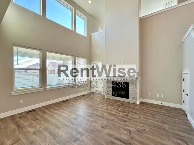 Building Photo - 5925 W Sprig Dr