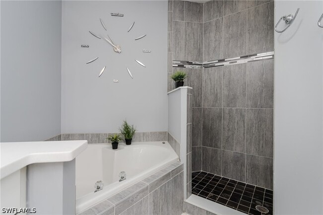 Building Photo - 640 Lalique Cir