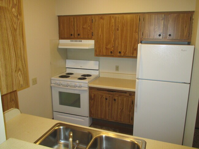 Kitchen - Erickson Meadowview Apartments