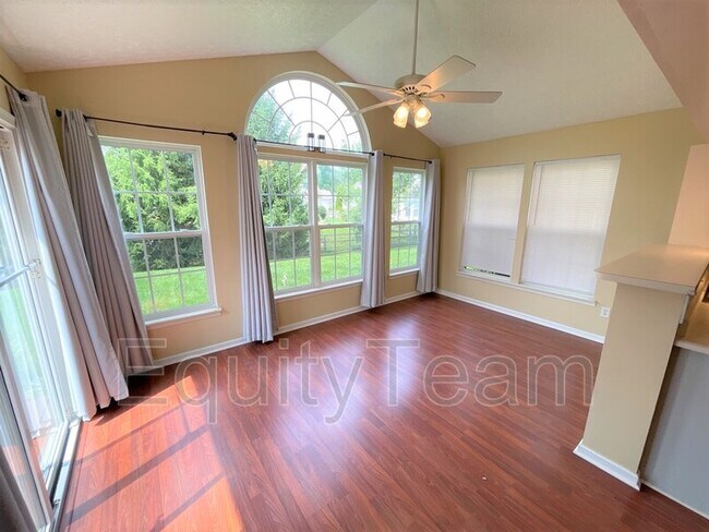 Building Photo - 432 Indian Lake Dr