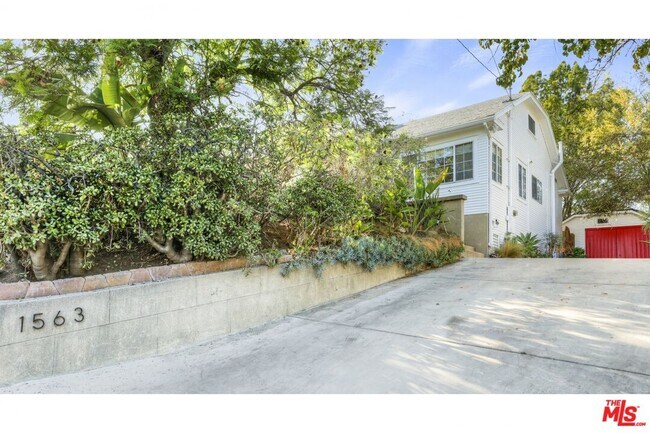 Building Photo - 1563 Lucretia Ave