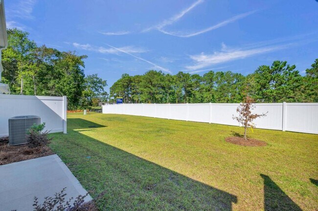 Building Photo - 121 S Grassland Rd