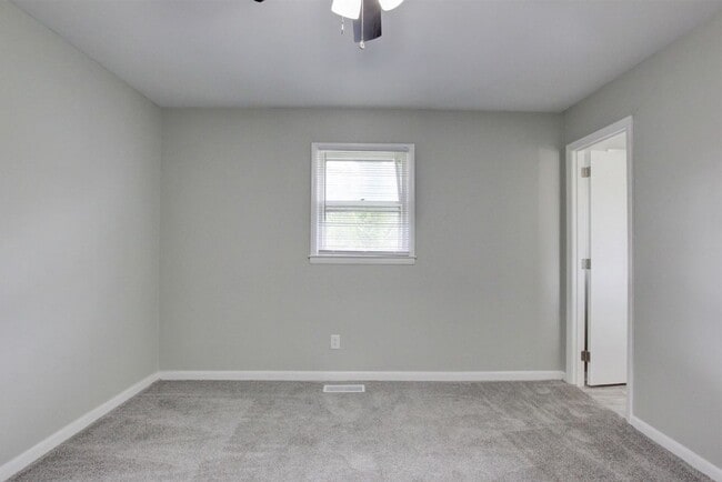 Building Photo - JUST LISTED! 3 bedroom with bonus room in ...