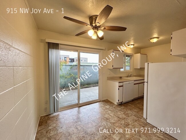 Building Photo - Single Level, 2 Bedroom by Cornell/NW Murr...