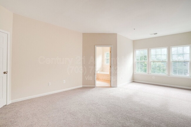 Building Photo - 23515 Forest Haven Way