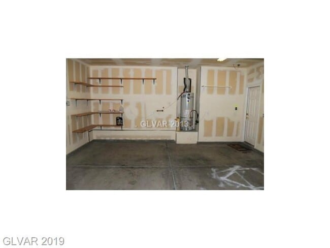 Building Photo - Single Story - 3 bed home located in Hende...