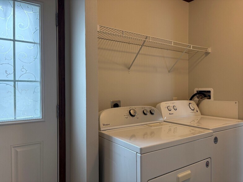 Building Photo - 2200 Winter Park Dr