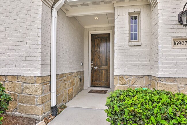 Building Photo - 16907 Kyler Crk Trl